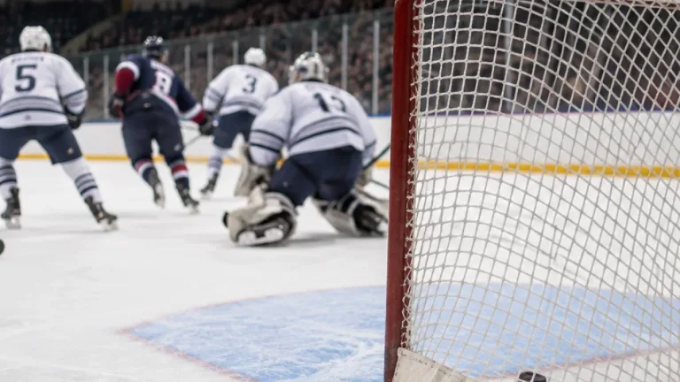 Comets rally past Penguins with late goal in Utica